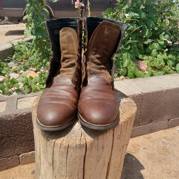 Ariat Boots style 10001988(32525) 4500115279 size 10.5D - Picture 2 of 10